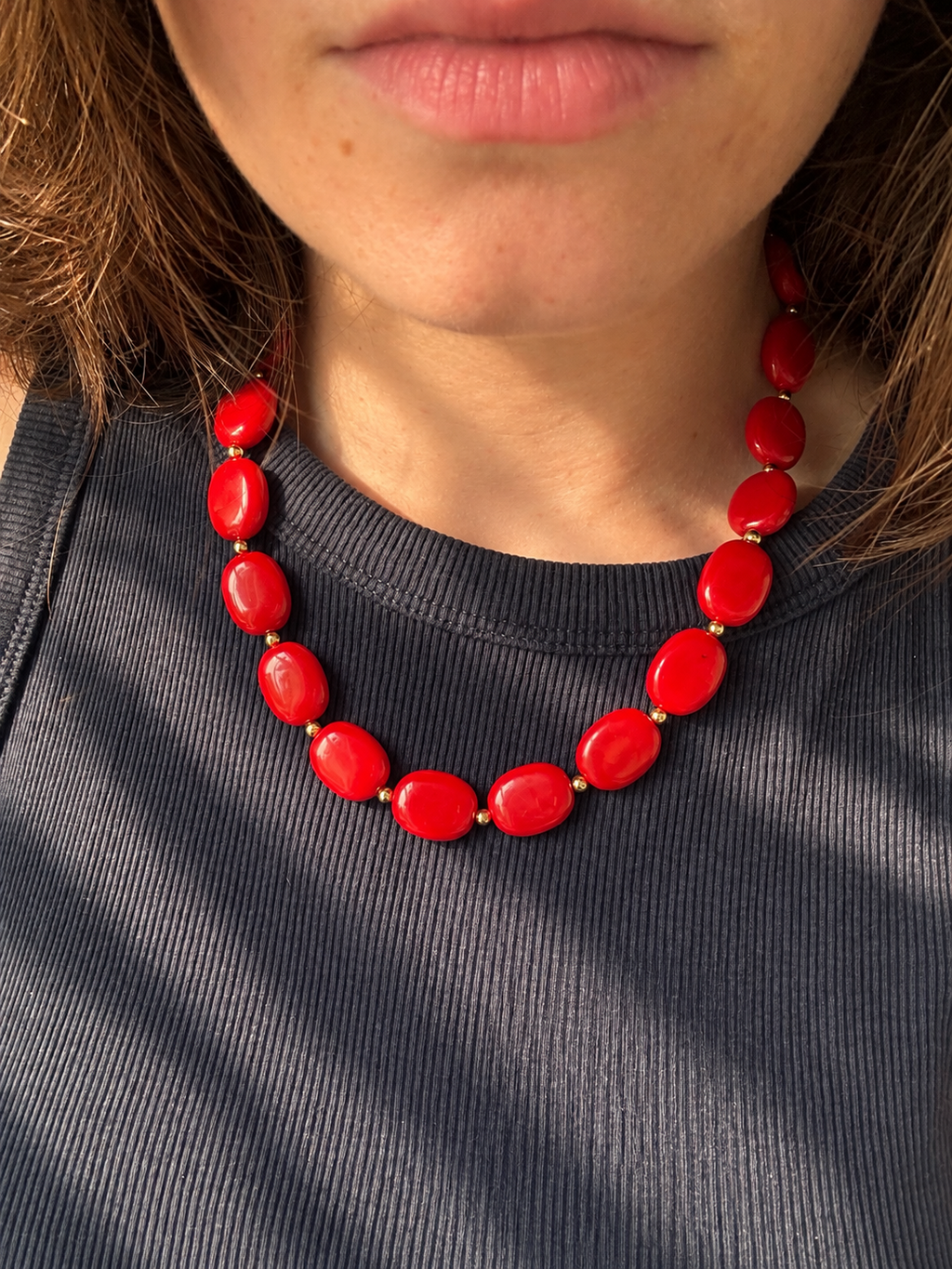 Alessia Necklace Gold Red worn