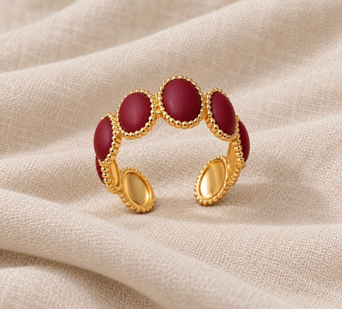 Mirelia Ring gold and red oval stone ring